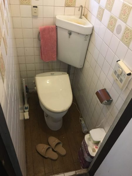 大津市比叡平S様邸トイレビフォー